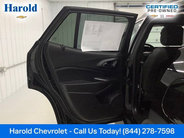 Used 2025 Chevrolet Trax RS image 15