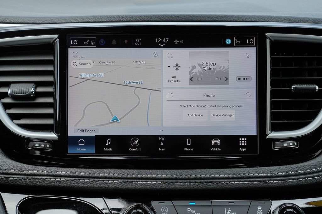 Used 2025 Chrysler Pacifica Limited FWD image 30