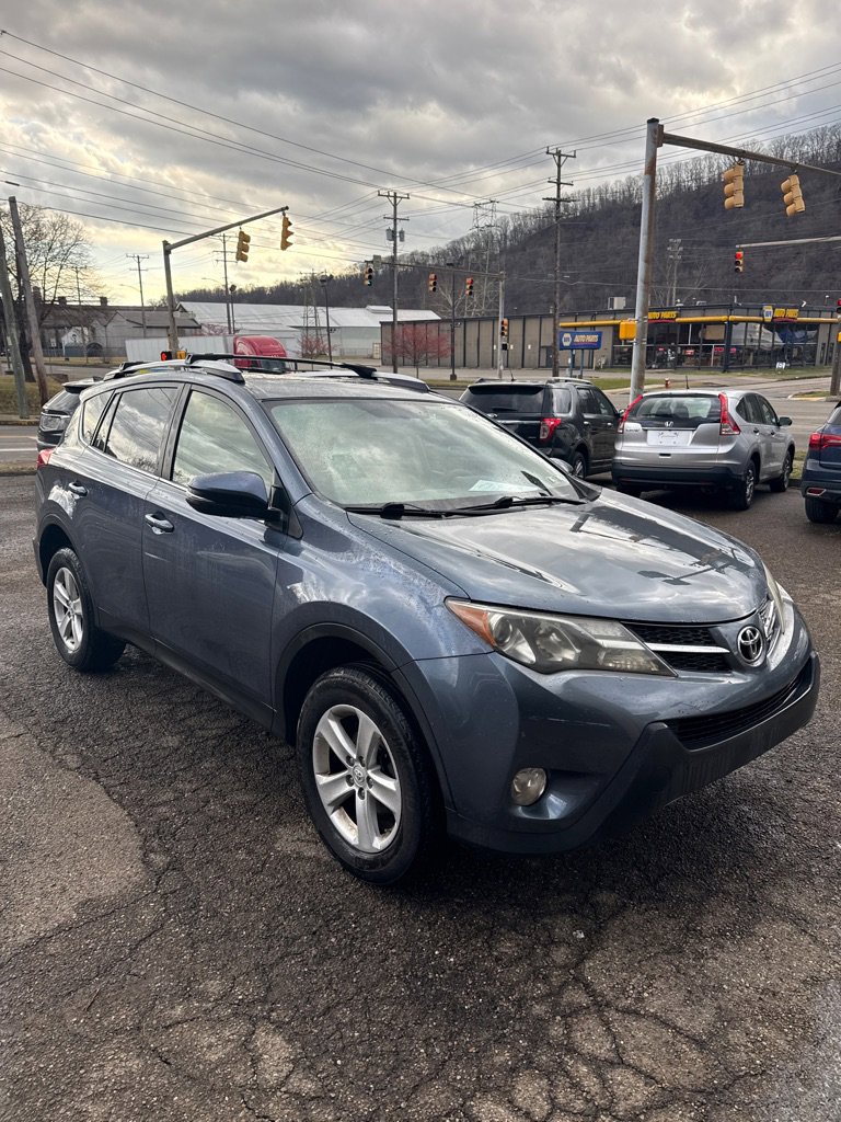 Used 2013 Toyota RAV4 XLE image 4