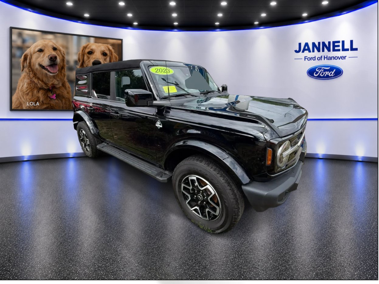 Used 2023 Ford Bronco Outer Banks AWD/4WD image 3
