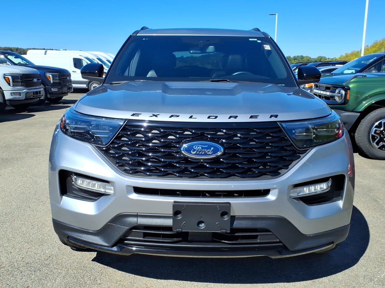 Used 2023 Ford Explorer ST-Line w/ Class IV Trailer Tow Package AWD/4WD image 2