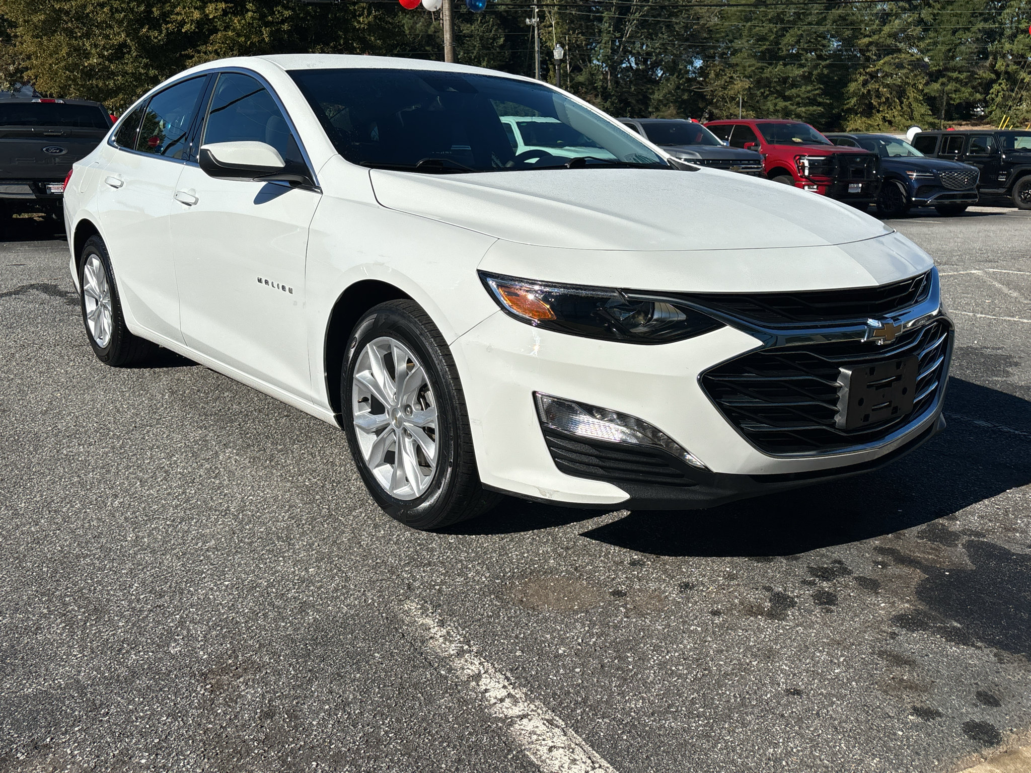 Used 2025 Chevrolet Malibu LT FWD image 4