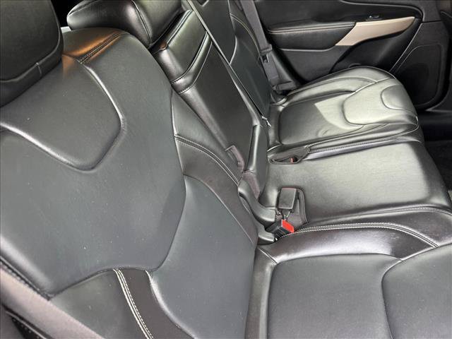 Used 2018 Jeep Cherokee Limited AWD/4WD image 19
