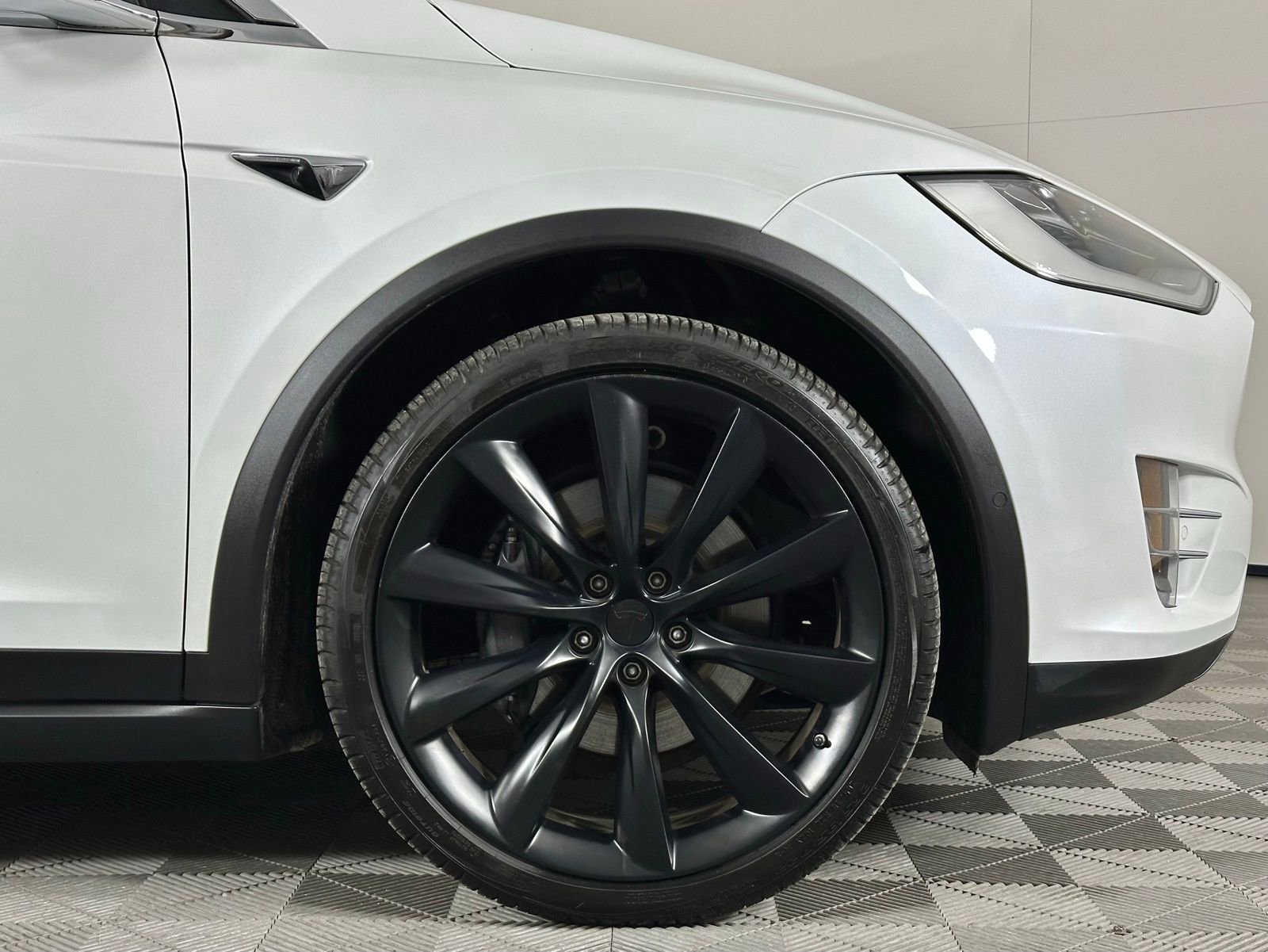 Used 2020 Tesla Model X Long Range image 9