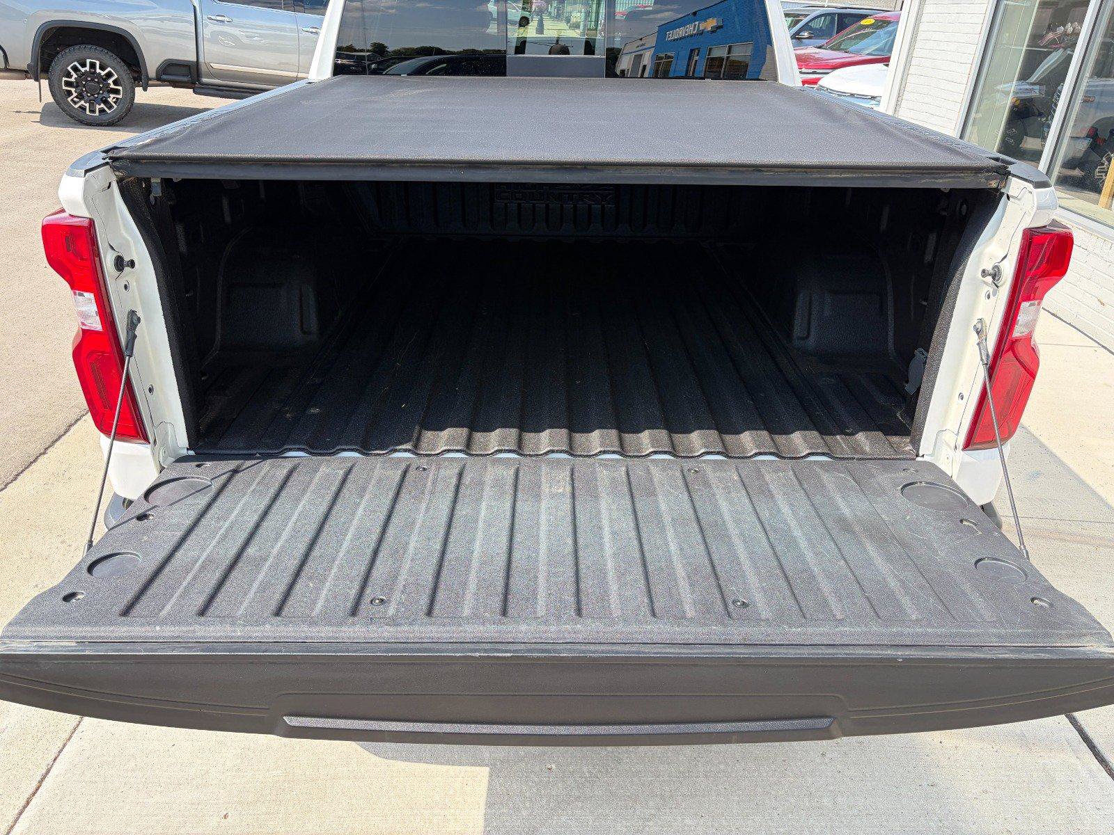 Used 2022 Chevrolet Silverado 1500 High Country AWD/4WD image 23