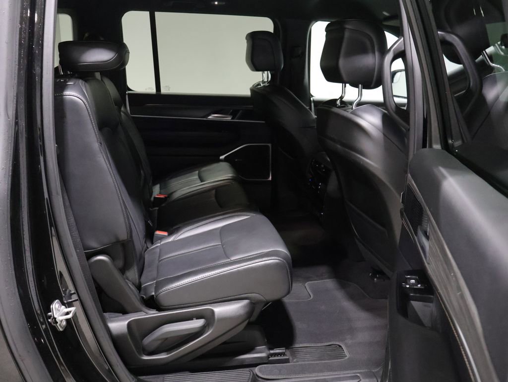 Used 2024 Jeep Wagoneer L Series III w/ Flexible Seating Group image 22