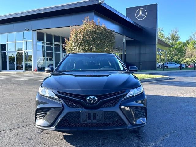 Used 2020 Toyota Camry SE FWD image 2