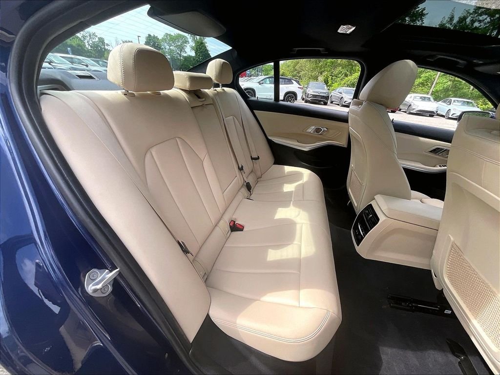Used 2019 BMW 330i xDrive Sedan w/ Premium Package AWD/4WD image 16