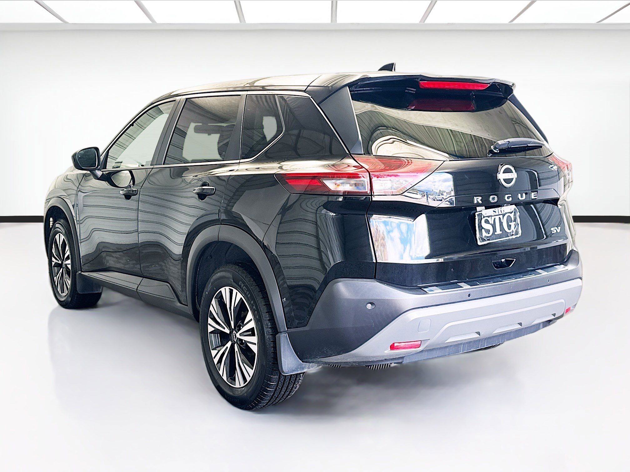Used 2023 Nissan Rogue SV image 6