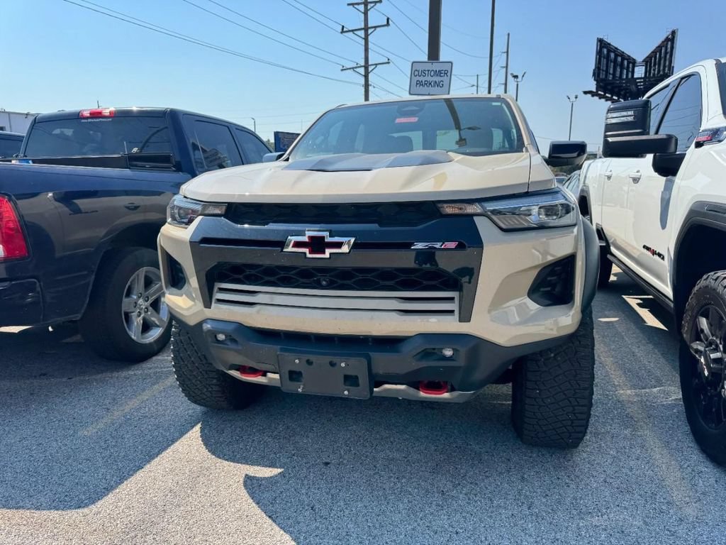 Used 2023 Chevrolet Colorado ZR2 w/ ZR2 Convenience Package III AWD/4WD image 4