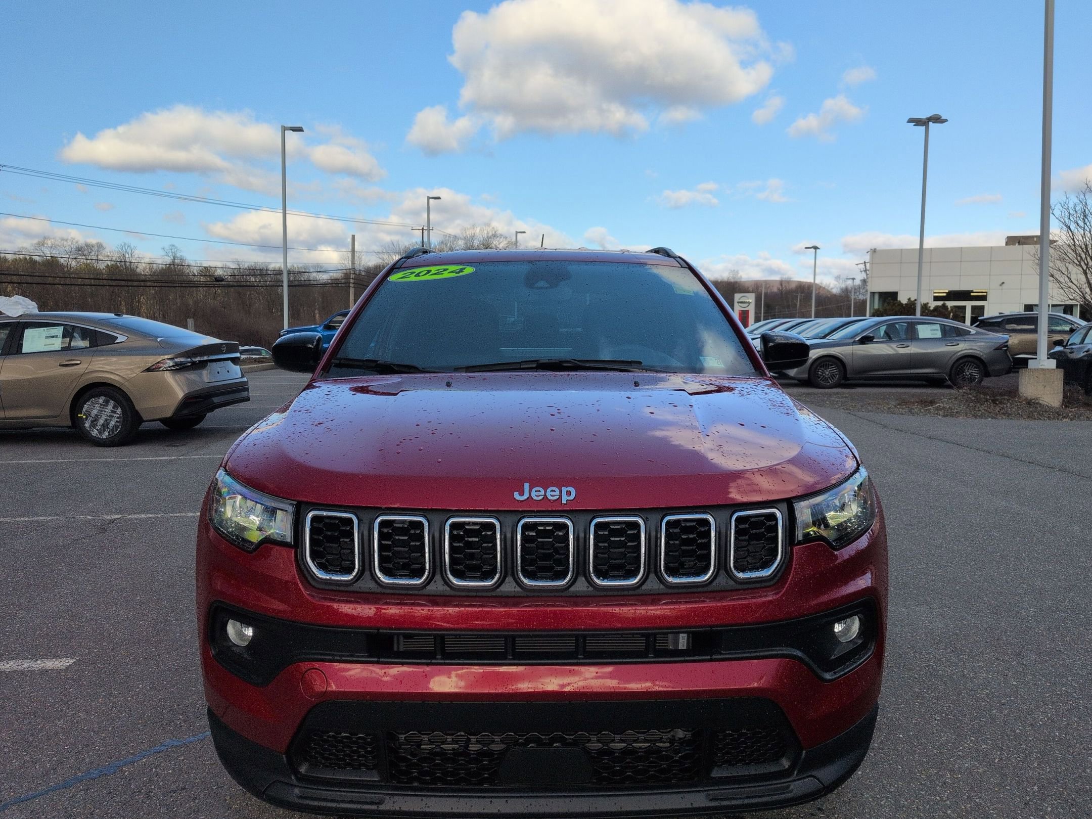 Used 2024 Jeep Compass Latitude image 2