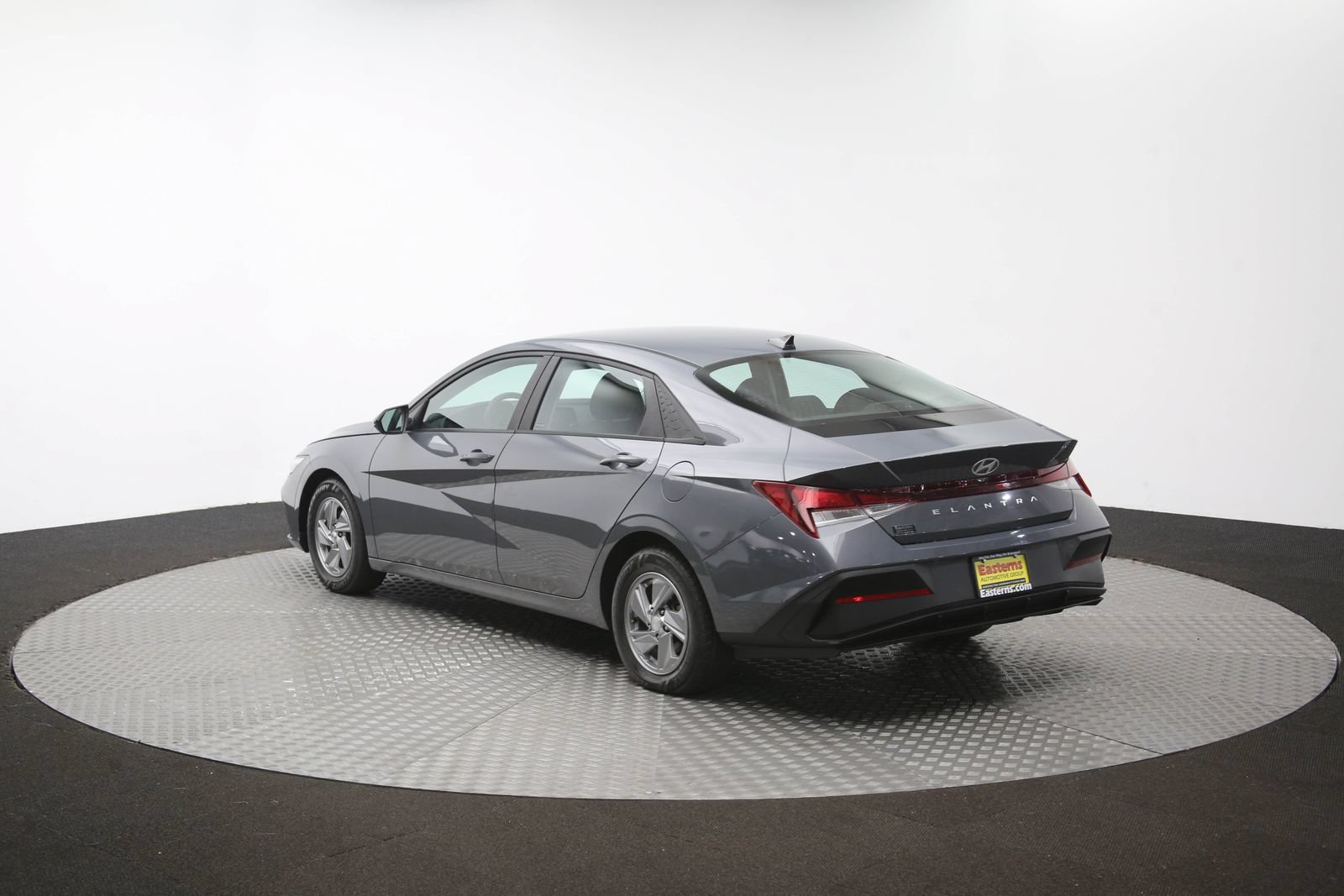 Used 2024 Hyundai Elantra SE FWD image 62