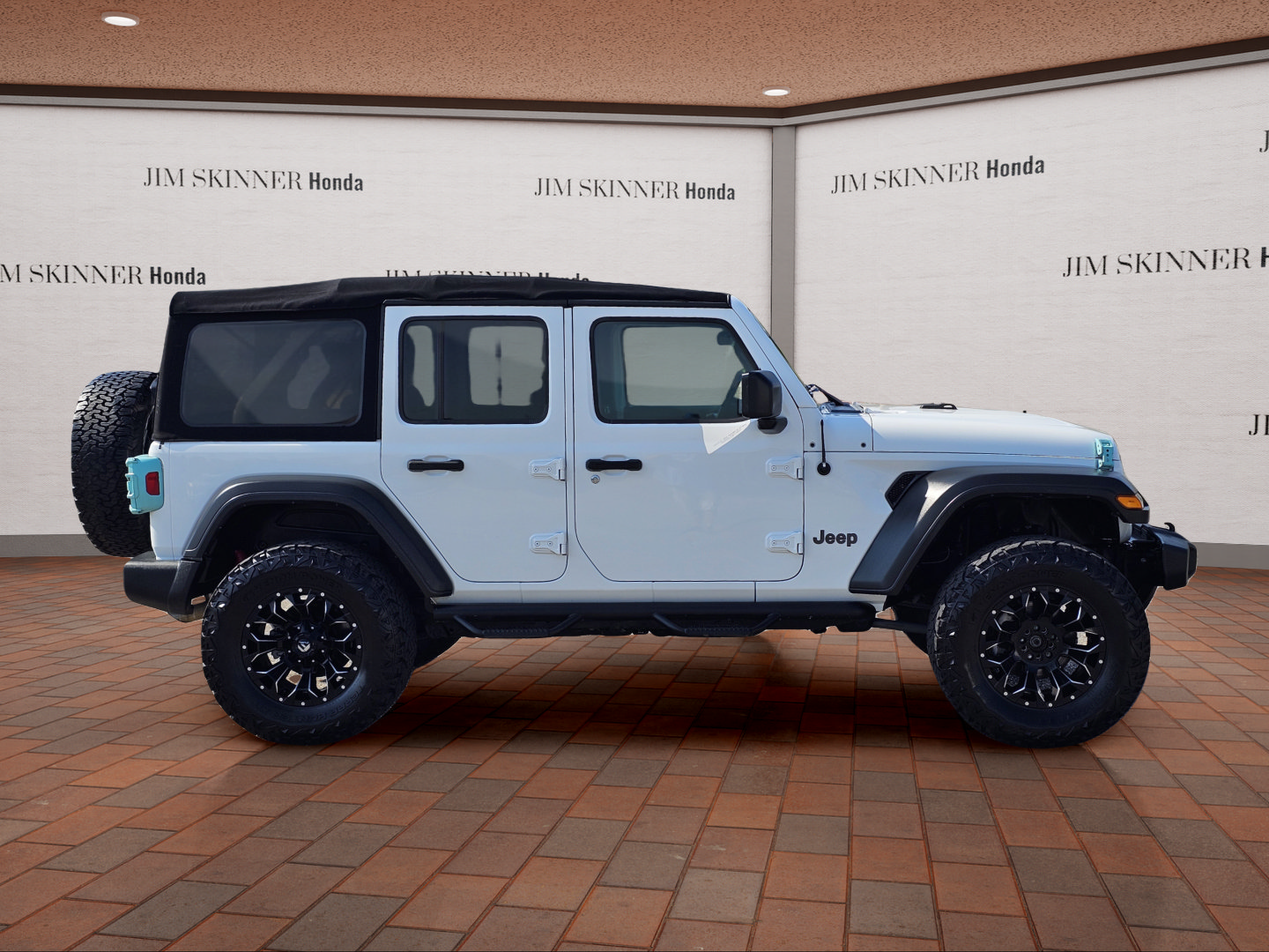 Used 2018 Jeep Wrangler Unlimited Sport S AWD/4WD image 7