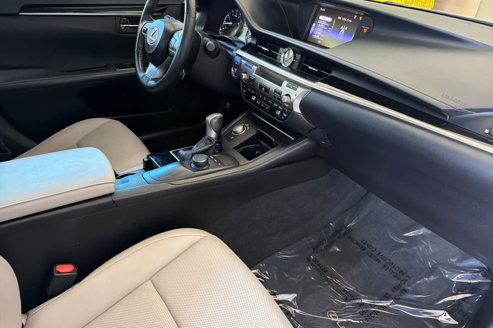 Used 2018 Lexus ES 350 w/ Accessory Package FWD image 16