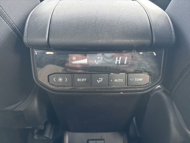 Used 2021 Toyota Highlander LE image 23