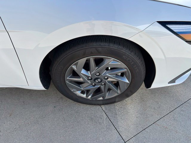 Used 2024 Hyundai Elantra SEL FWD image 11