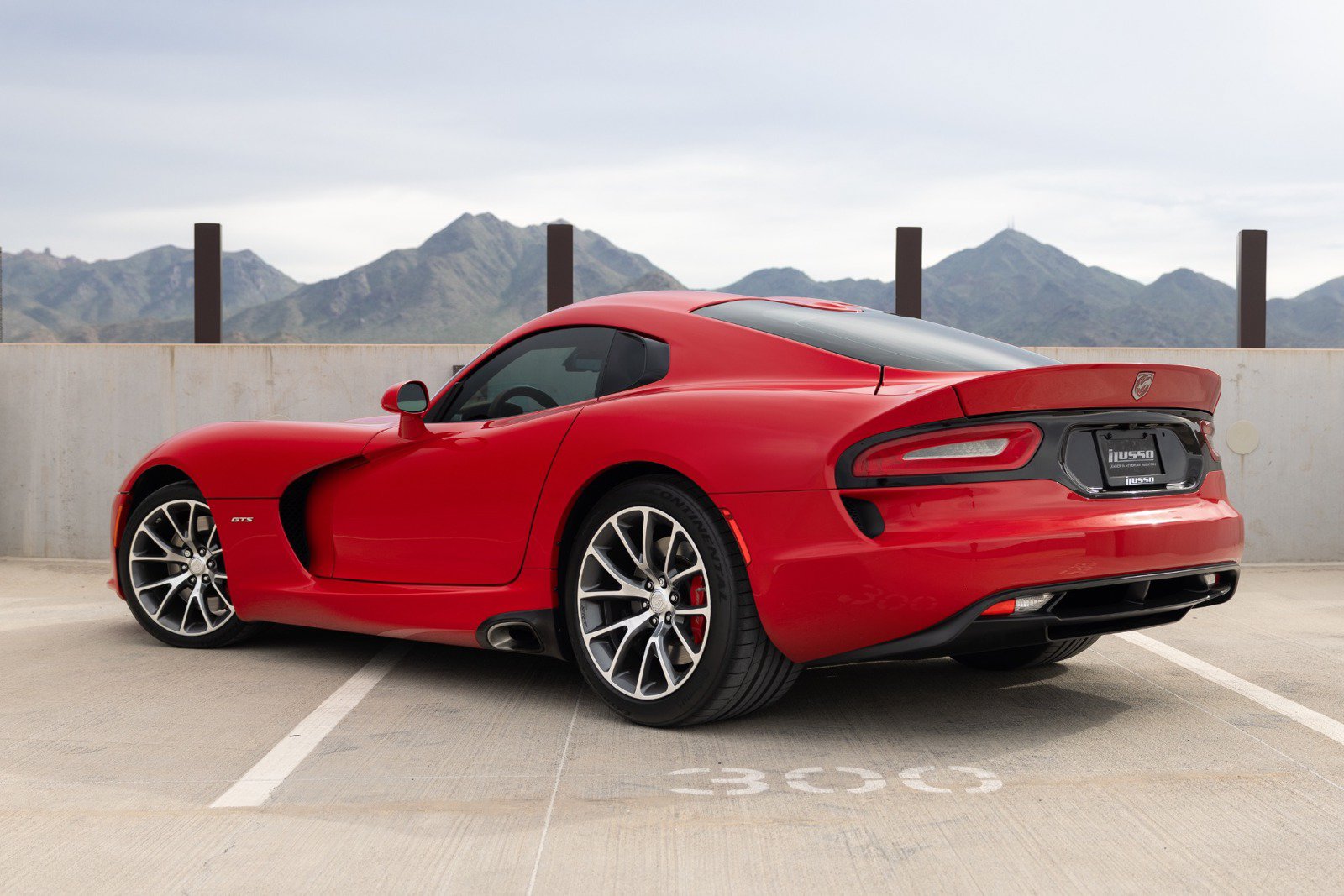 Used 2013 SRT Viper GTS w/ GTS Laguna Interior Pkg RWD image 5
