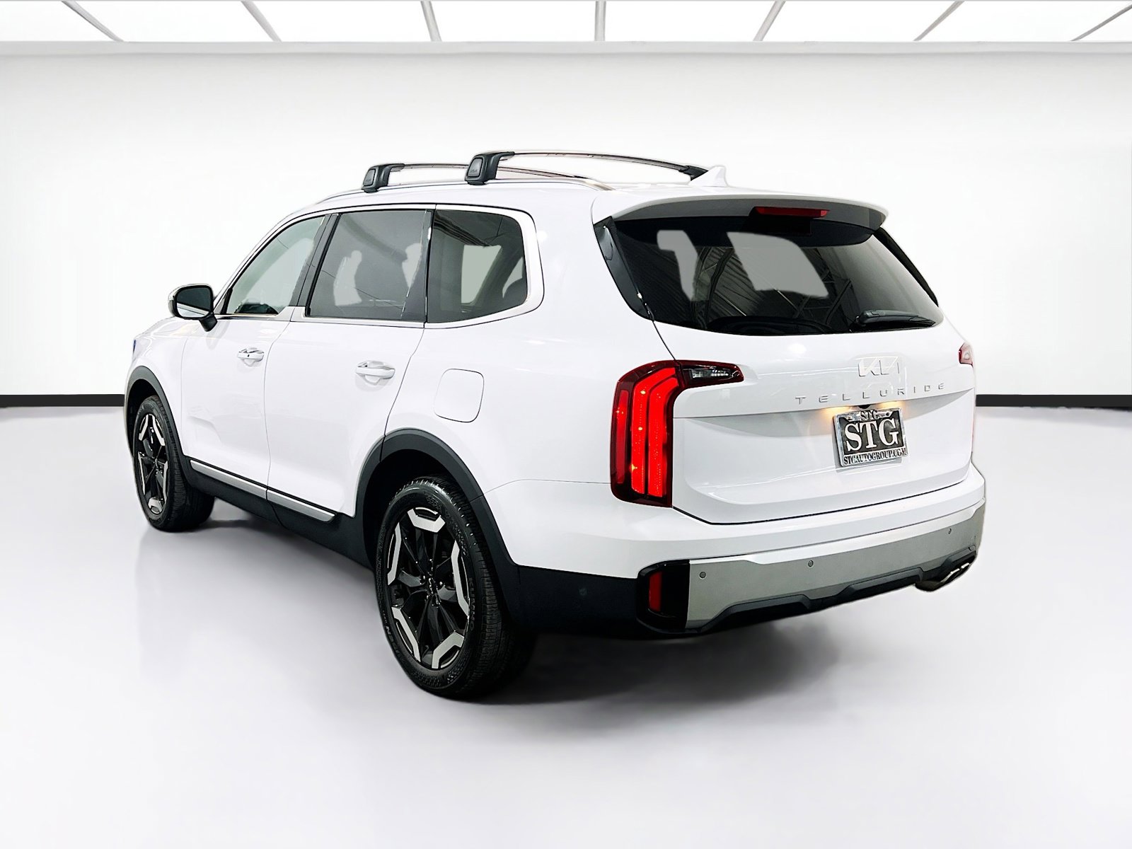 Used 2024 Kia Telluride S image 6