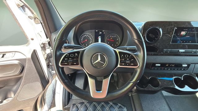 Used 2021 Mercedes-Benz Sprinter 2500 image 14