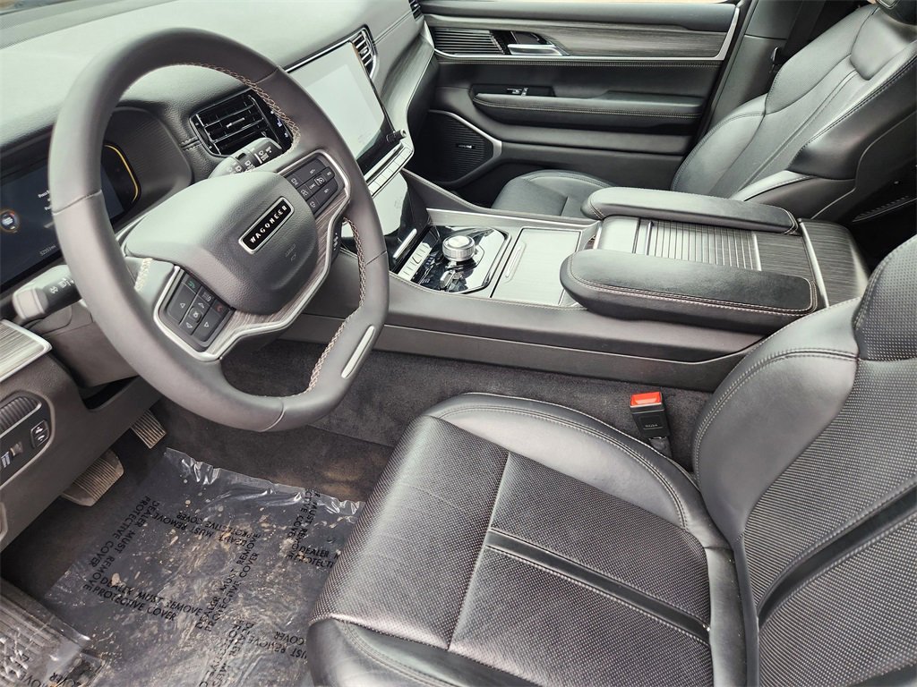 Used 2024 Jeep Wagoneer Series II w/ Flexible Seating Group image 14