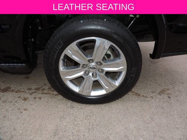 Used 2017 Ford F150 Platinum w/ Equipment Group 701A Luxury image 16