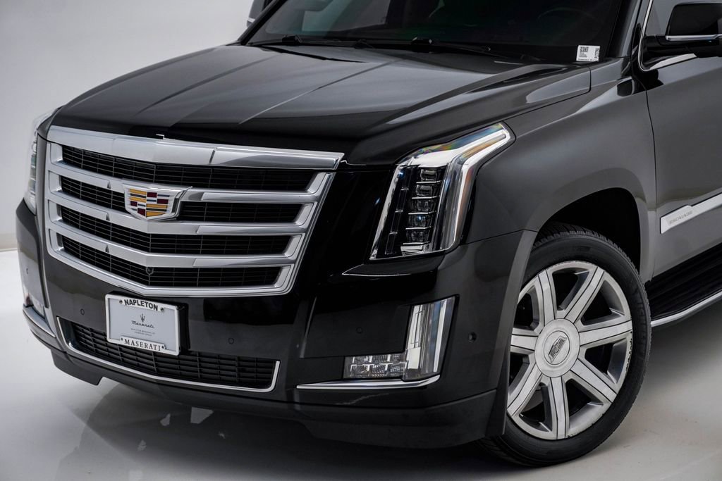 Used 2019 Cadillac Escalade Luxury AWD/4WD image 4