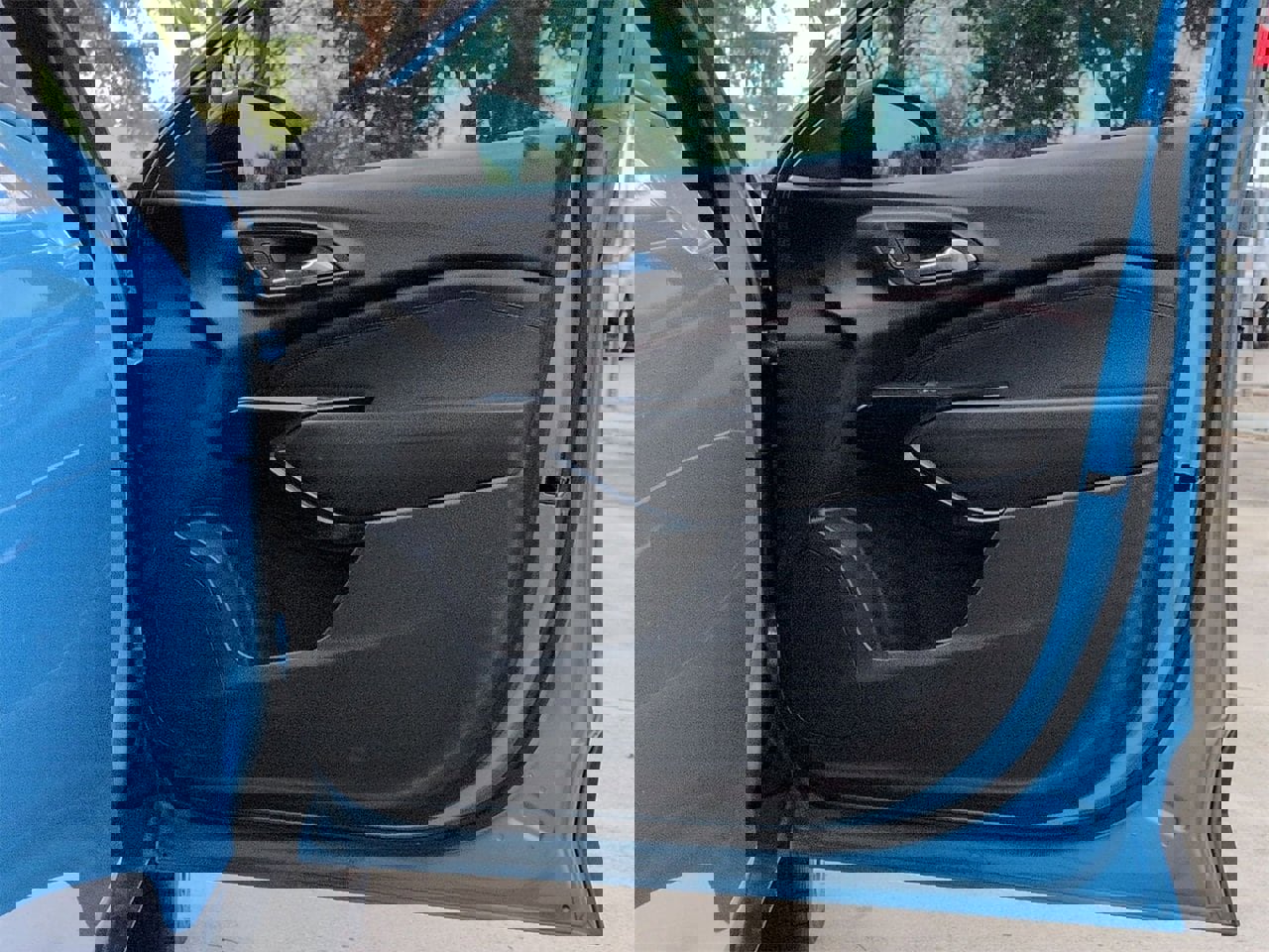 Used 2025 Chevrolet Trax RS w/ Driver Confidence Package image 20