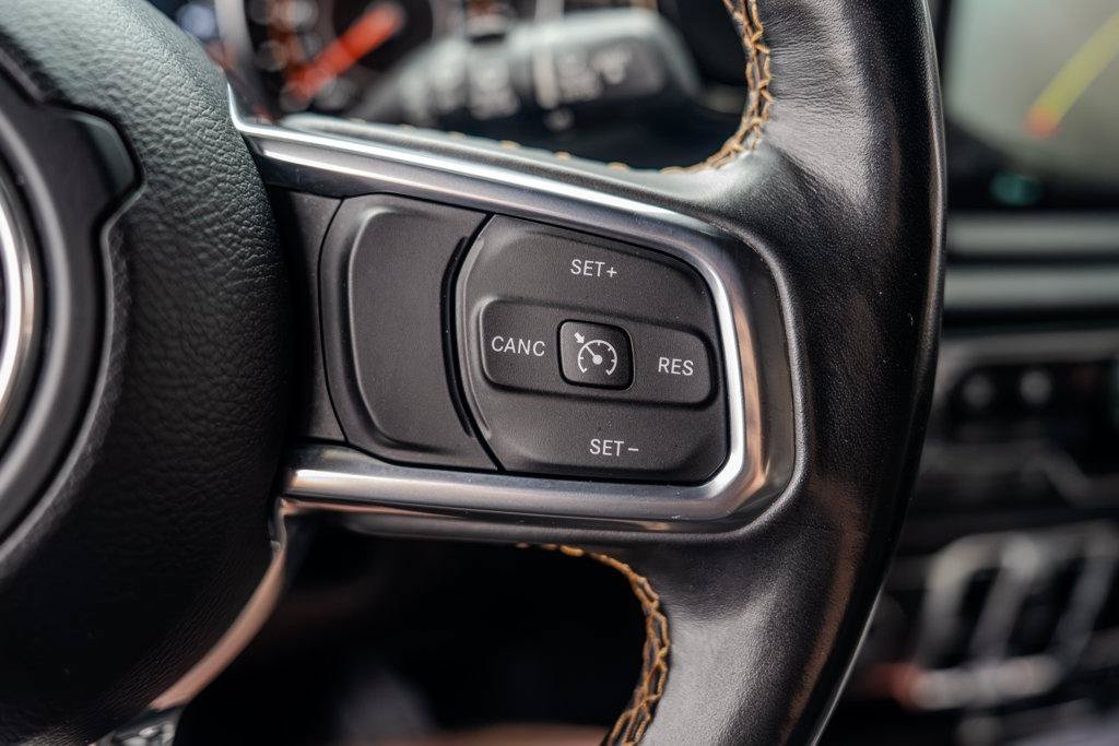 Used 2022 Jeep Wrangler Unlimited Sahara AWD/4WD image 34