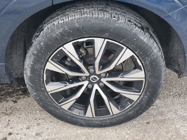 Certified 2023 Volvo XC60 B5 Core w/ Climate Package image 7