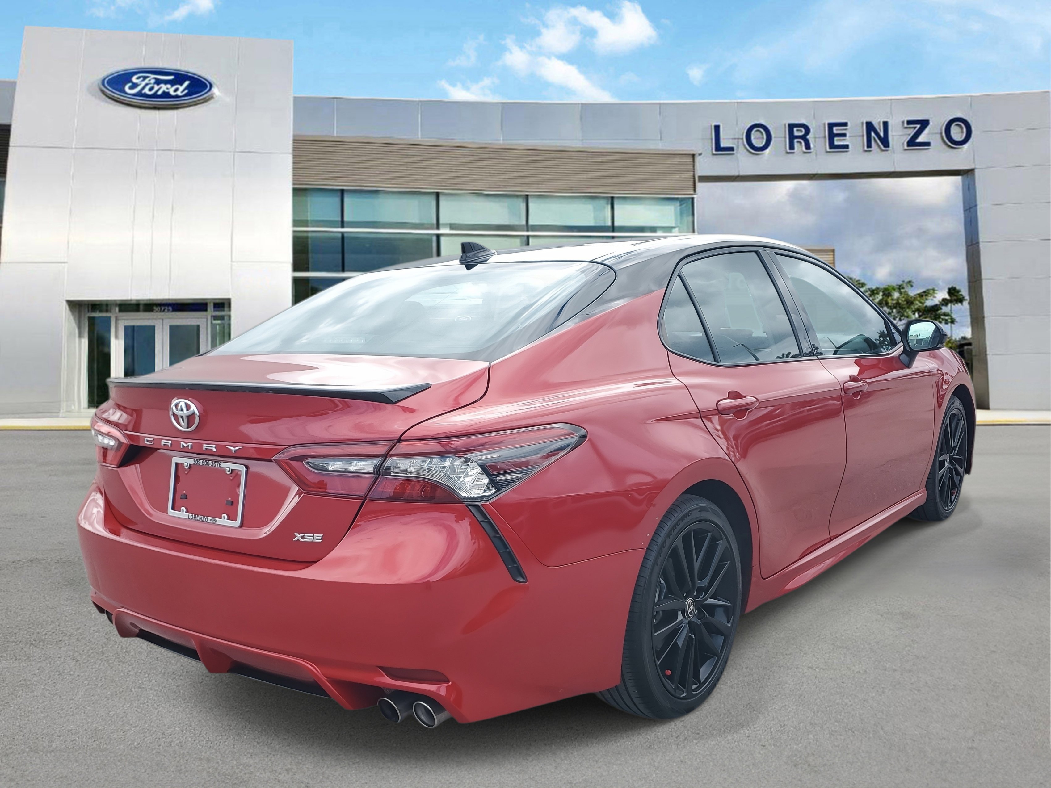 Used 2022 Toyota Camry XSE image 5