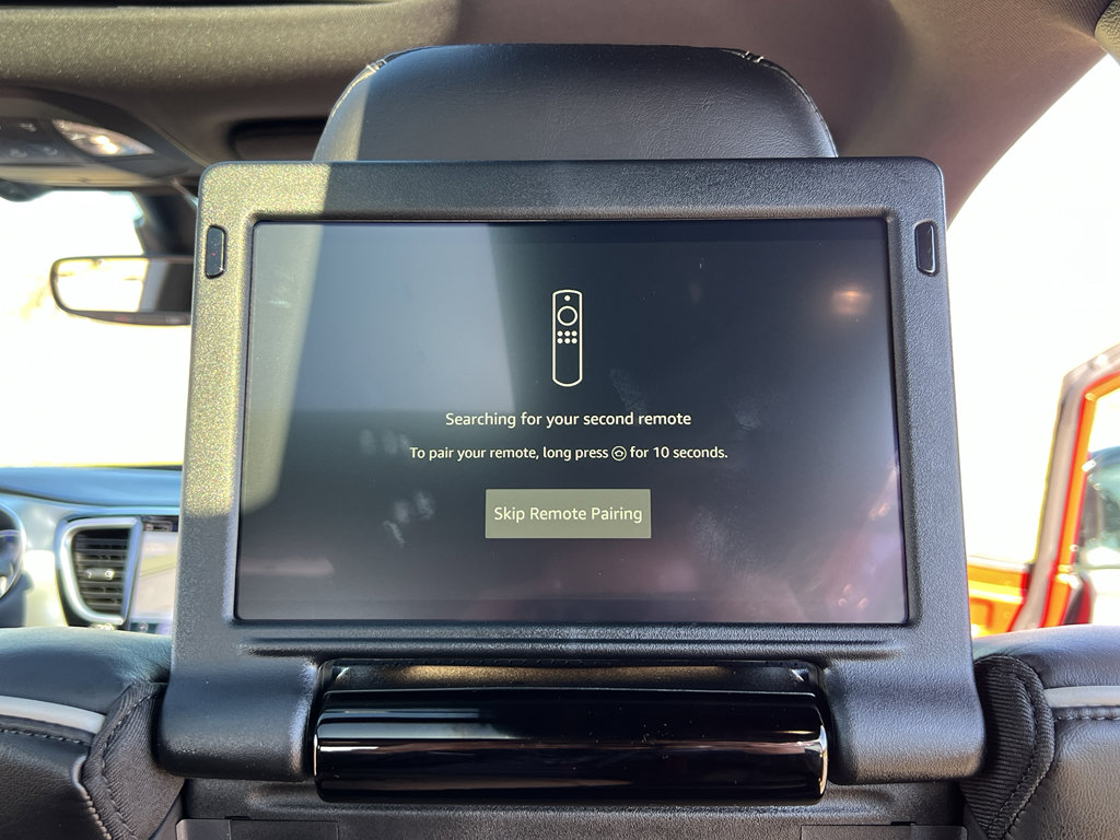 Used 2026 Chrysler Pacifica Limited w/ Uconnect Theater Family Group image 39