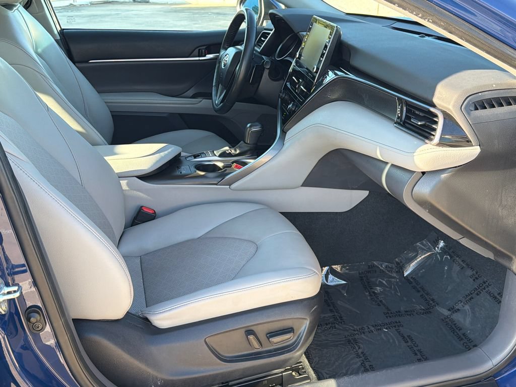 Used 2023 Toyota Camry XSE w/ Cold Weather Package FWD image 10
