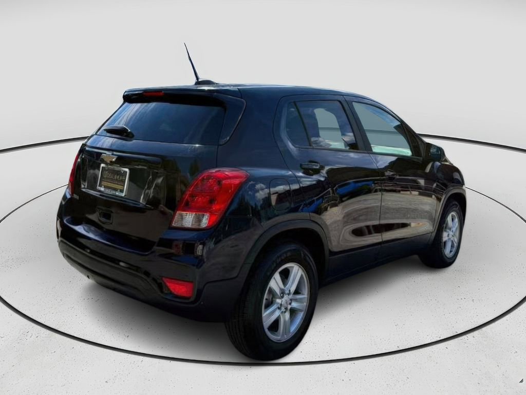 Used 2021 Chevrolet Trax LS w/ Tint and Cruise Package image 5