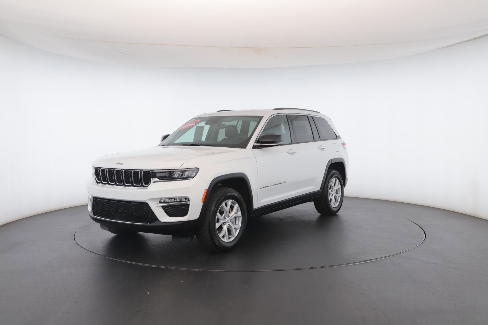 Used 2023 Jeep Grand Cherokee Limited image 37