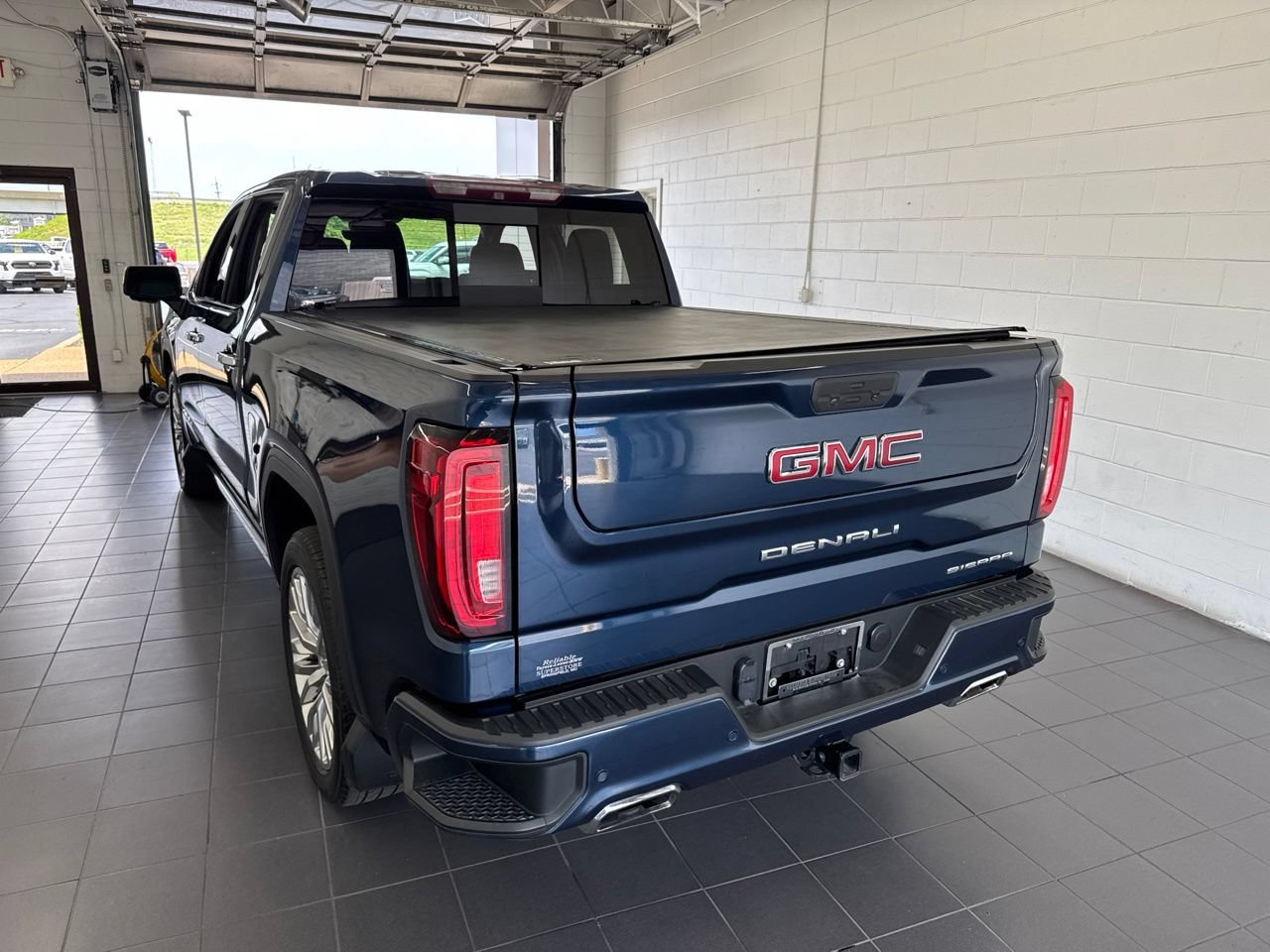 Used 2019 GMC Sierra 1500 Denali w/ Denali Ultimate Package AWD/4WD image 6