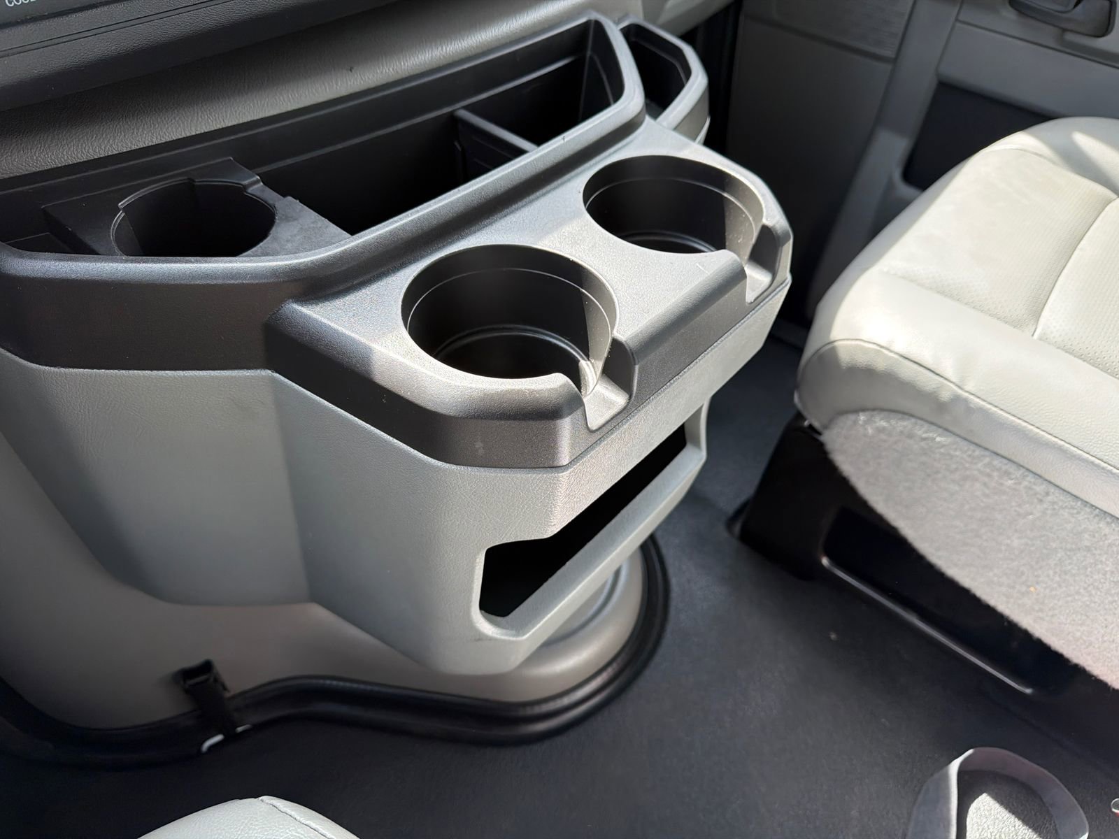 Used 2024 Ford E-350 and Econoline 350 Super Duty w/ Power Windows & Locks Group image 23