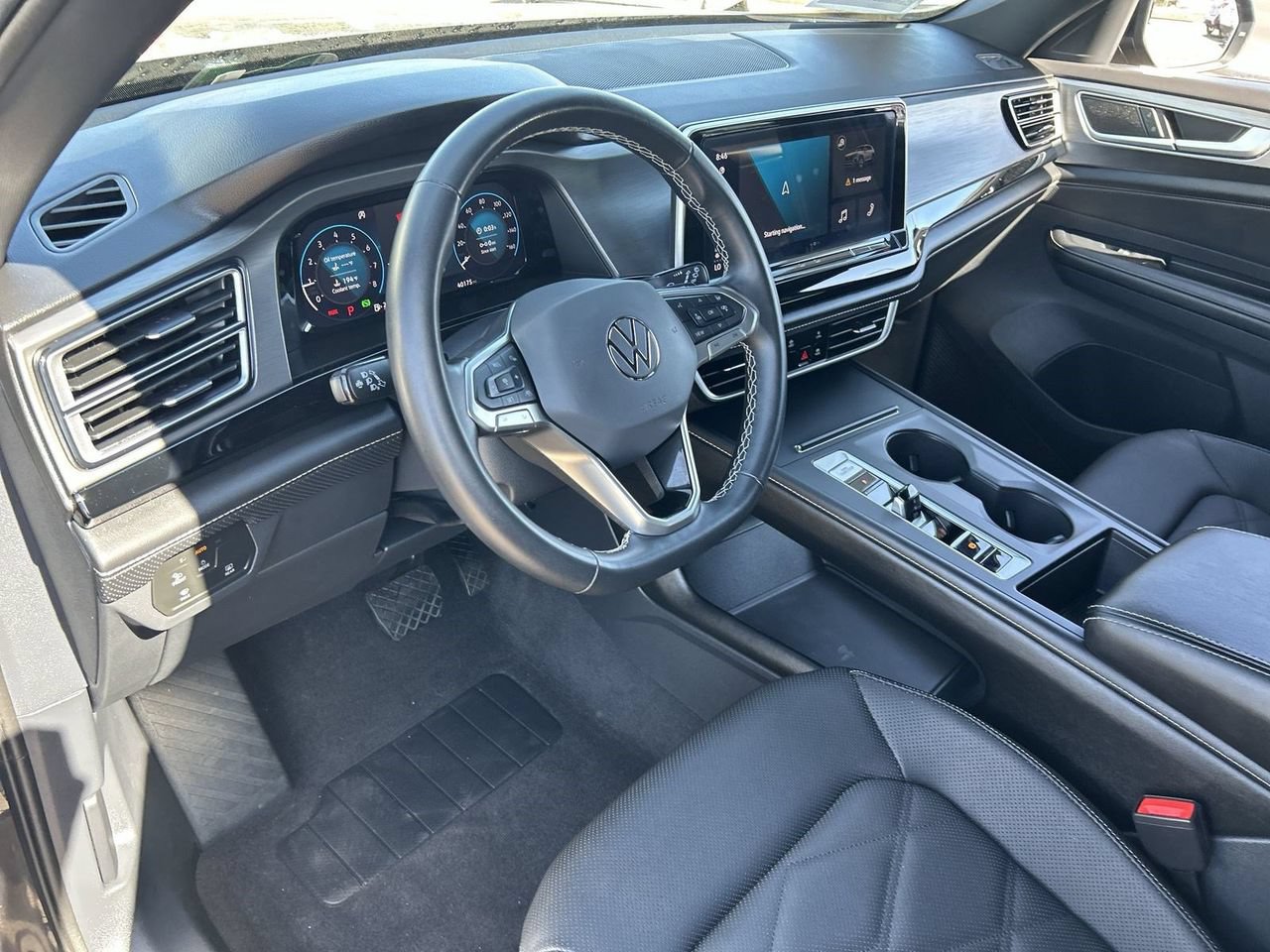 Used 2024 Volkswagen Atlas Cross Sport SE FWD image 15
