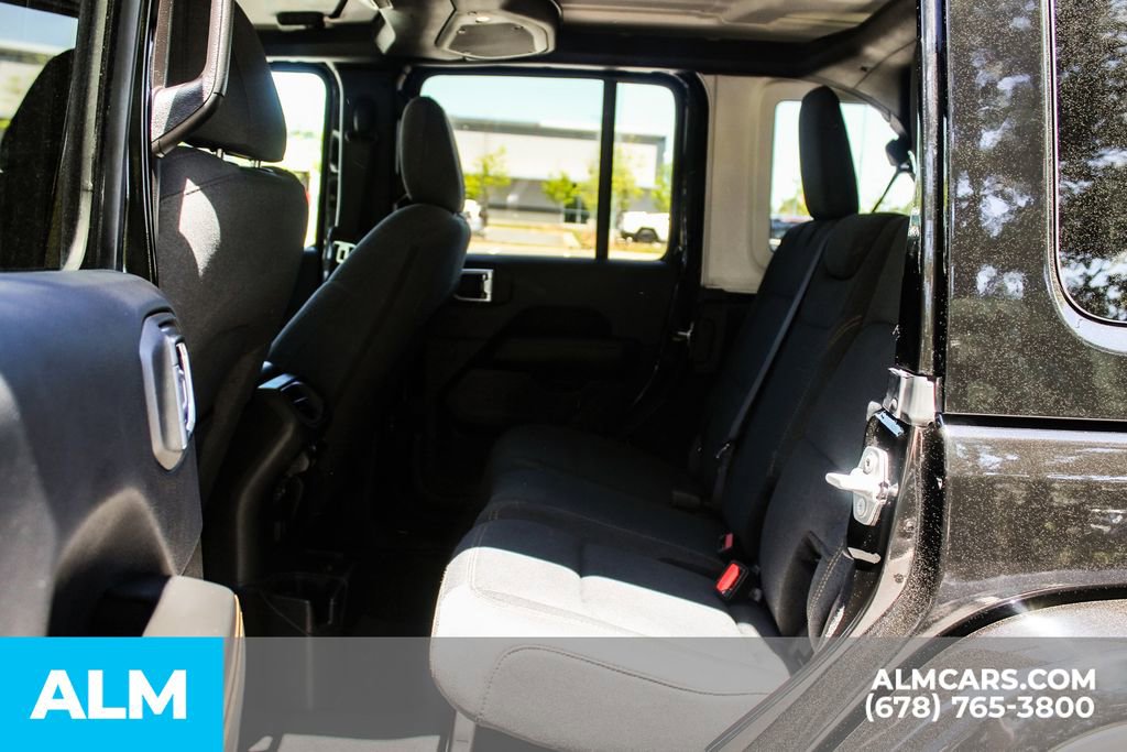 Used 2025 Jeep Wrangler Unlimited Sahara AWD/4WD image 17