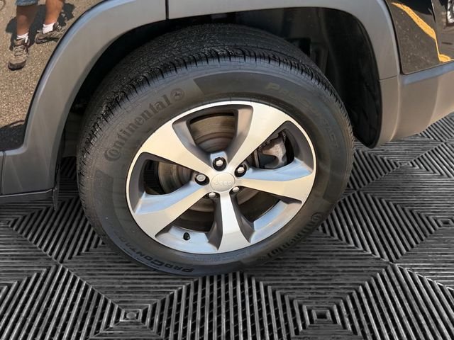 Certified 2022 Jeep Cherokee Limited AWD/4WD image 10