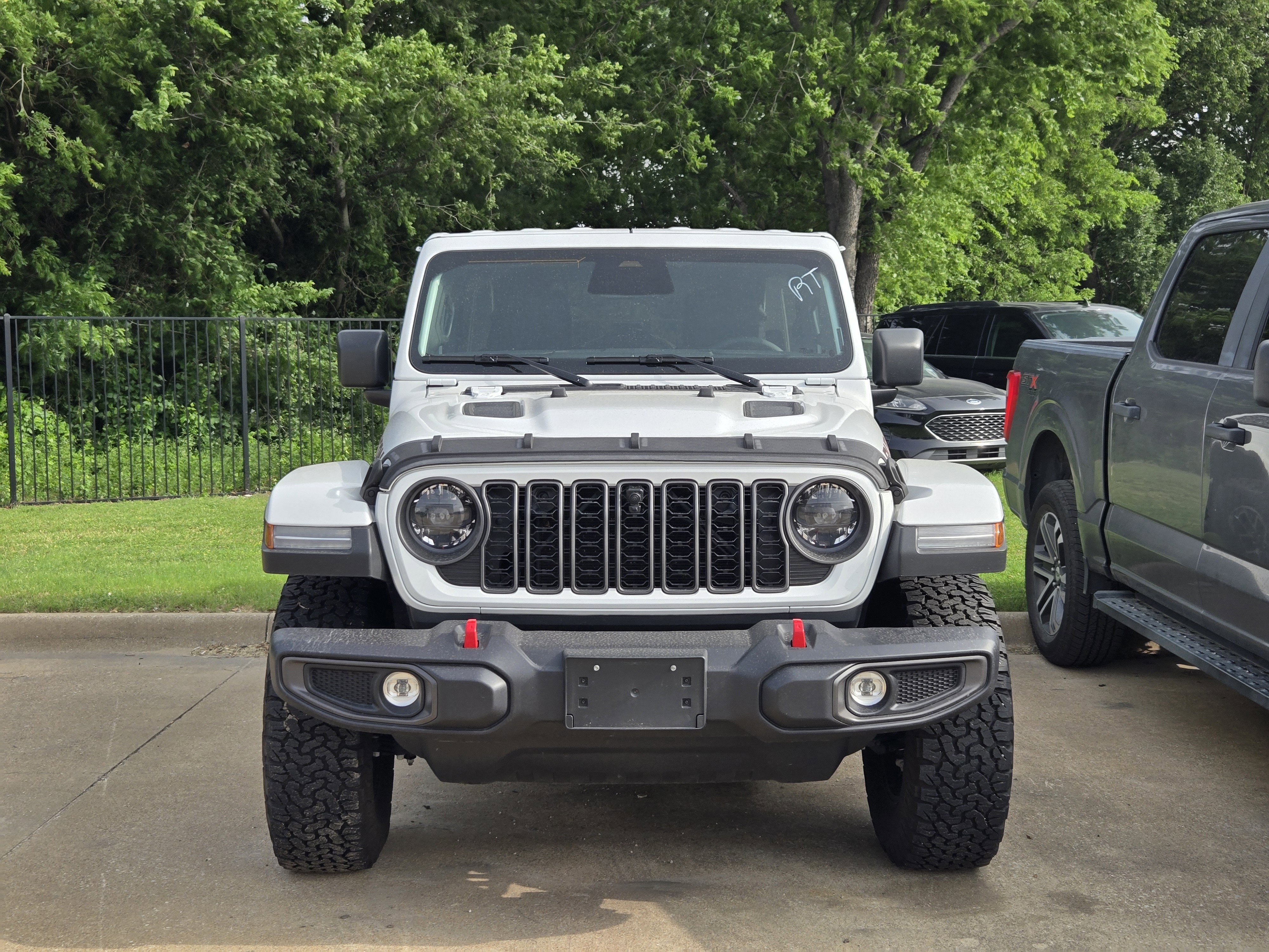 Used 2025 Jeep Wrangler Unlimited Rubicon w/ Safety Group AWD/4WD image 2