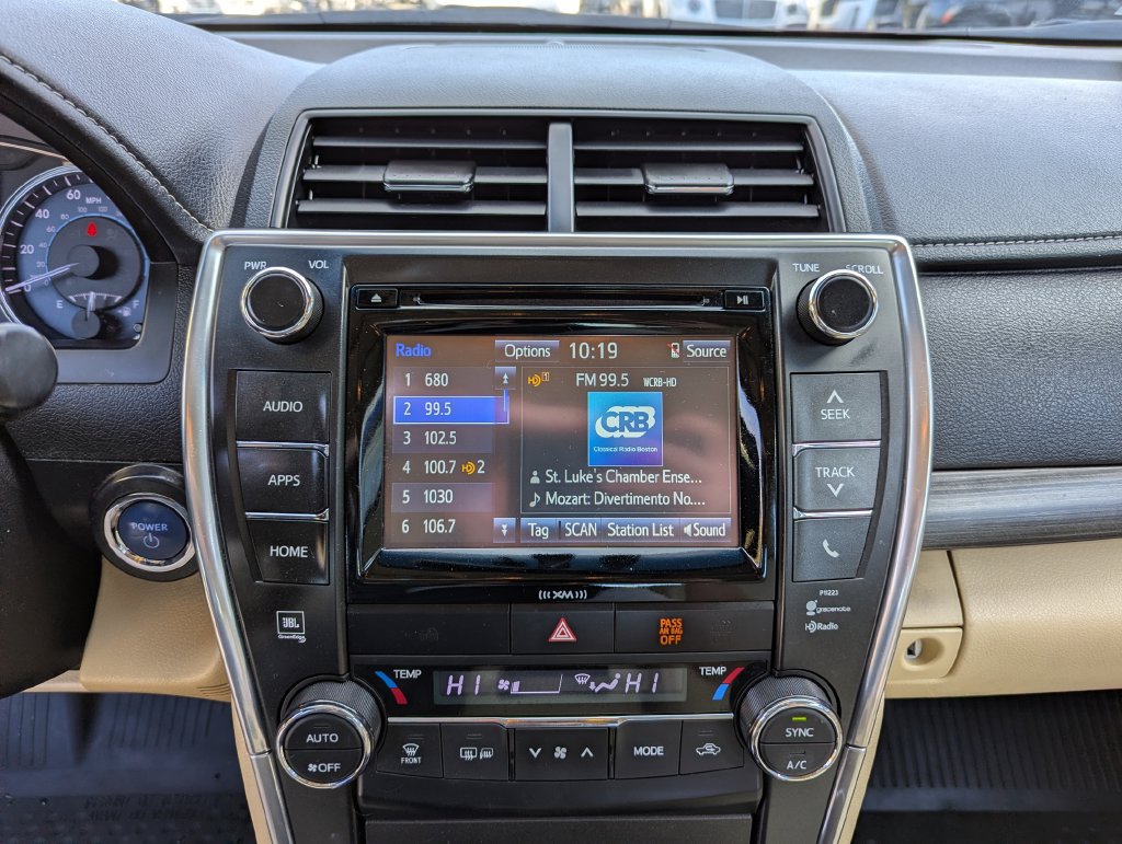Used 2017 Toyota Camry XLE w/ Moonroof Package FWD image 23