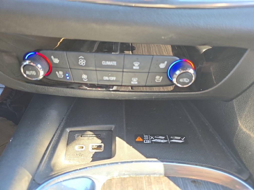 Used 2023 Buick Enclave Avenir AWD/4WD image 37