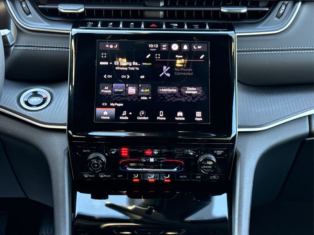 Used 2025 Jeep Grand Cherokee Altitude image 20