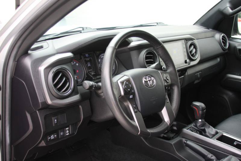 Used 2023 Toyota Tacoma TRD Off-Road w/ TRD Premium Off Road Package AWD/4WD image 30