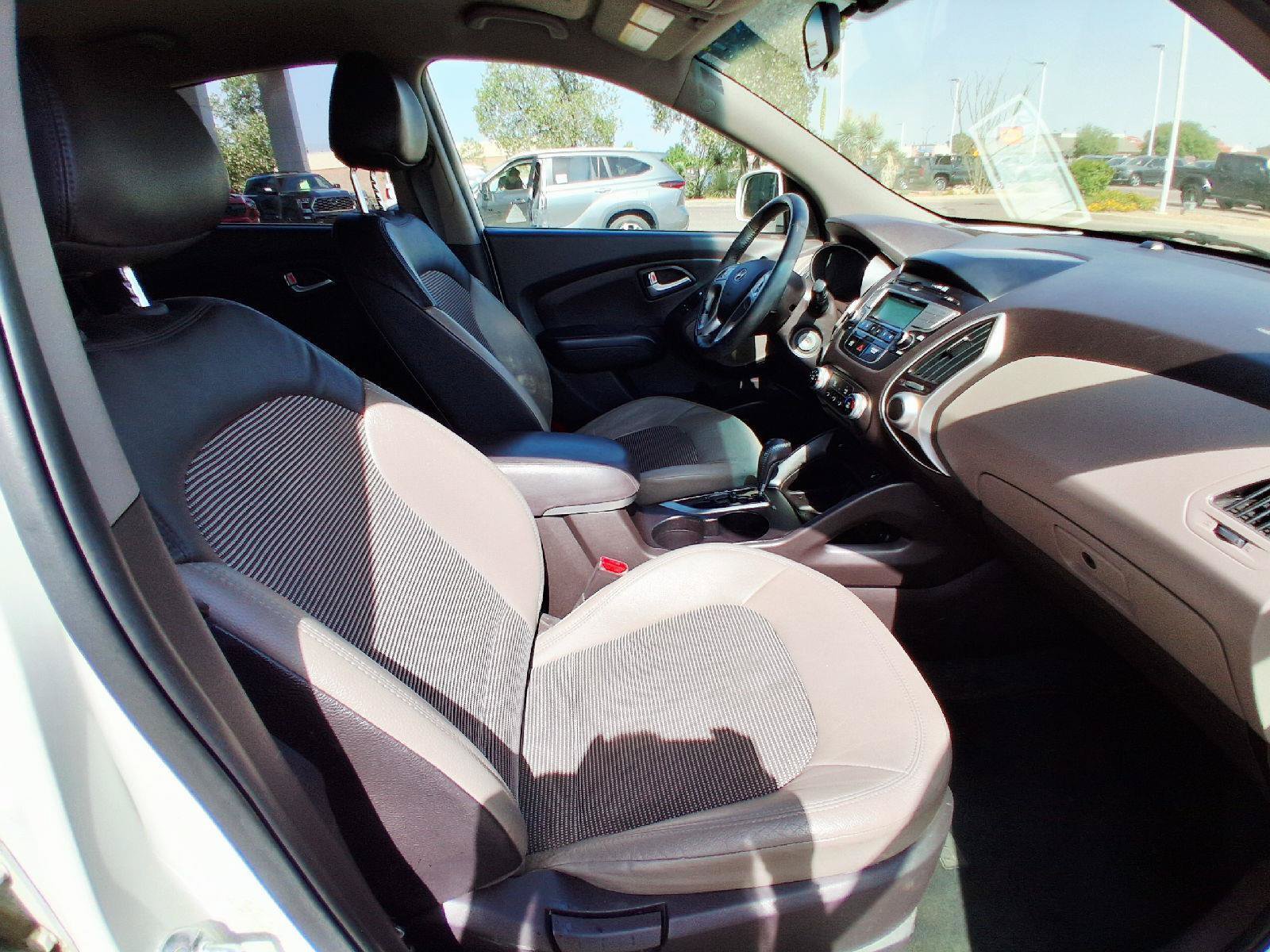 Used 2013 Hyundai Tucson GLS AWD/4WD image 23