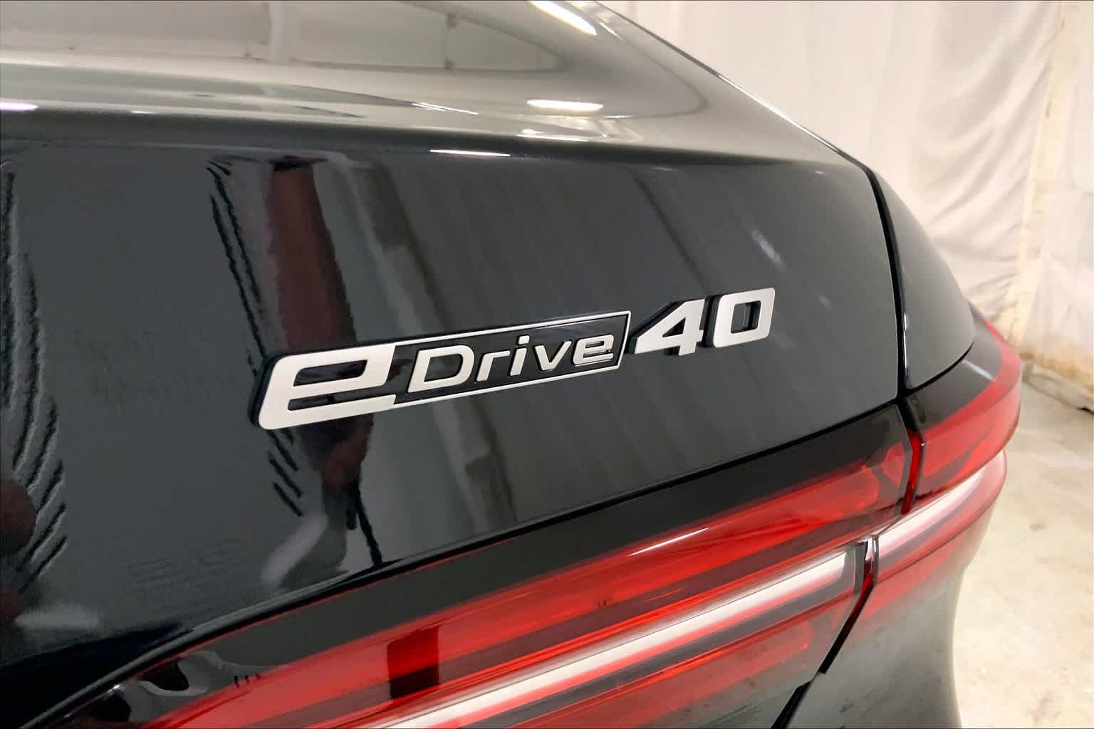 Used 2024 BMW i5 eDrive40i w/ Premium Package RWD image 15