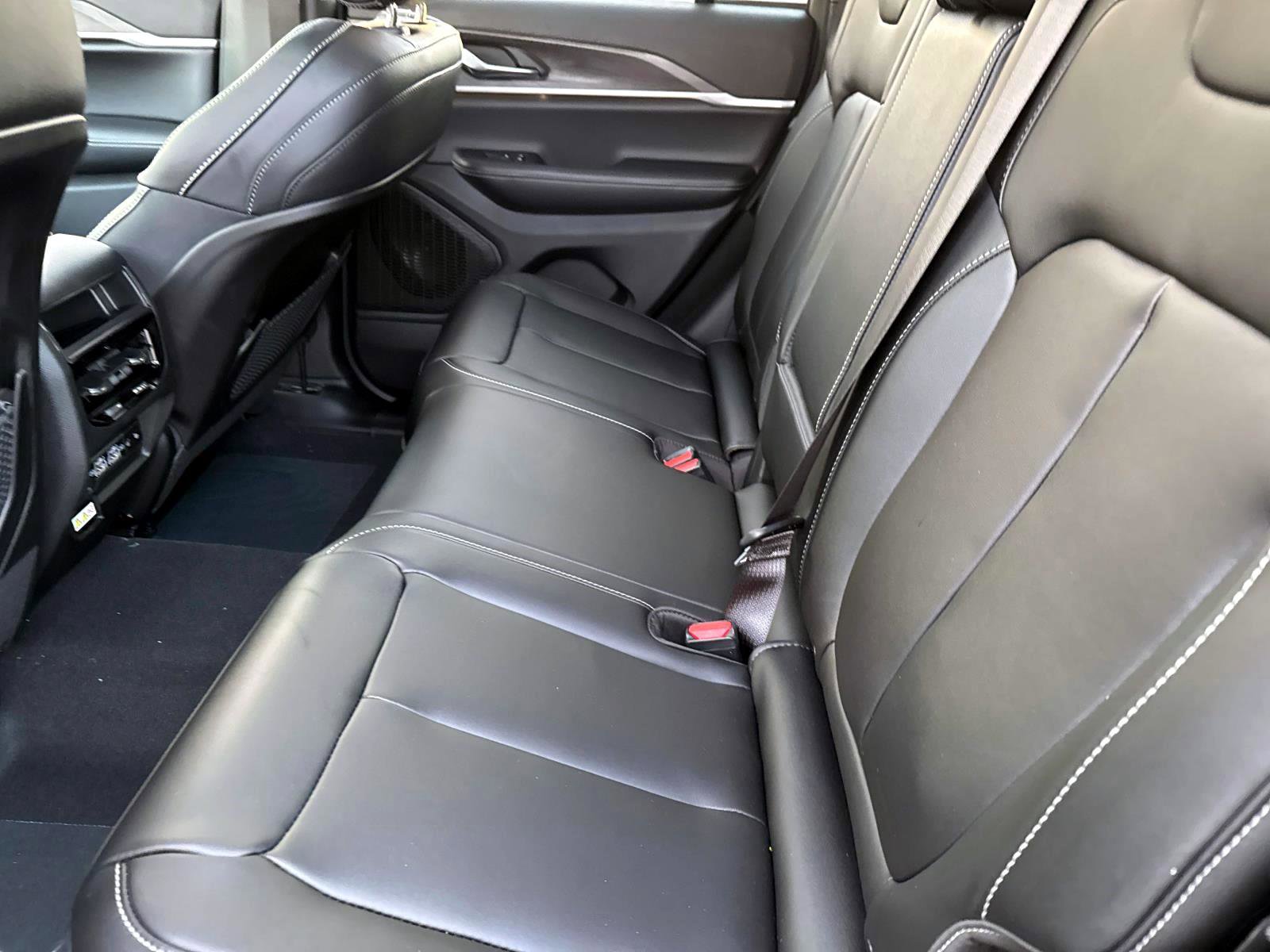 New 2025 Jeep Grand Cherokee Limited image 7