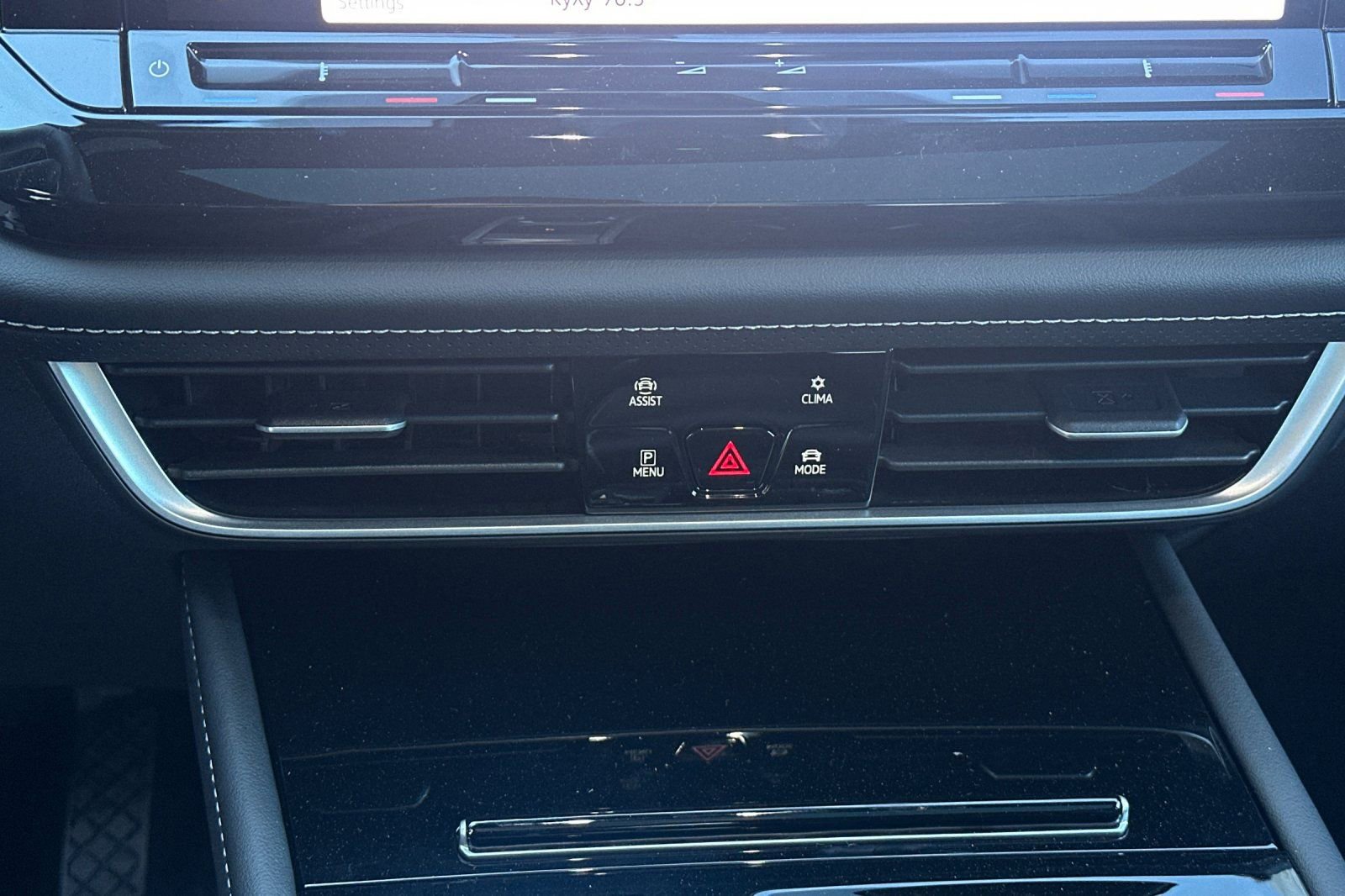 New 2026 Volkswagen Atlas Cross Sport SE FWD image 20