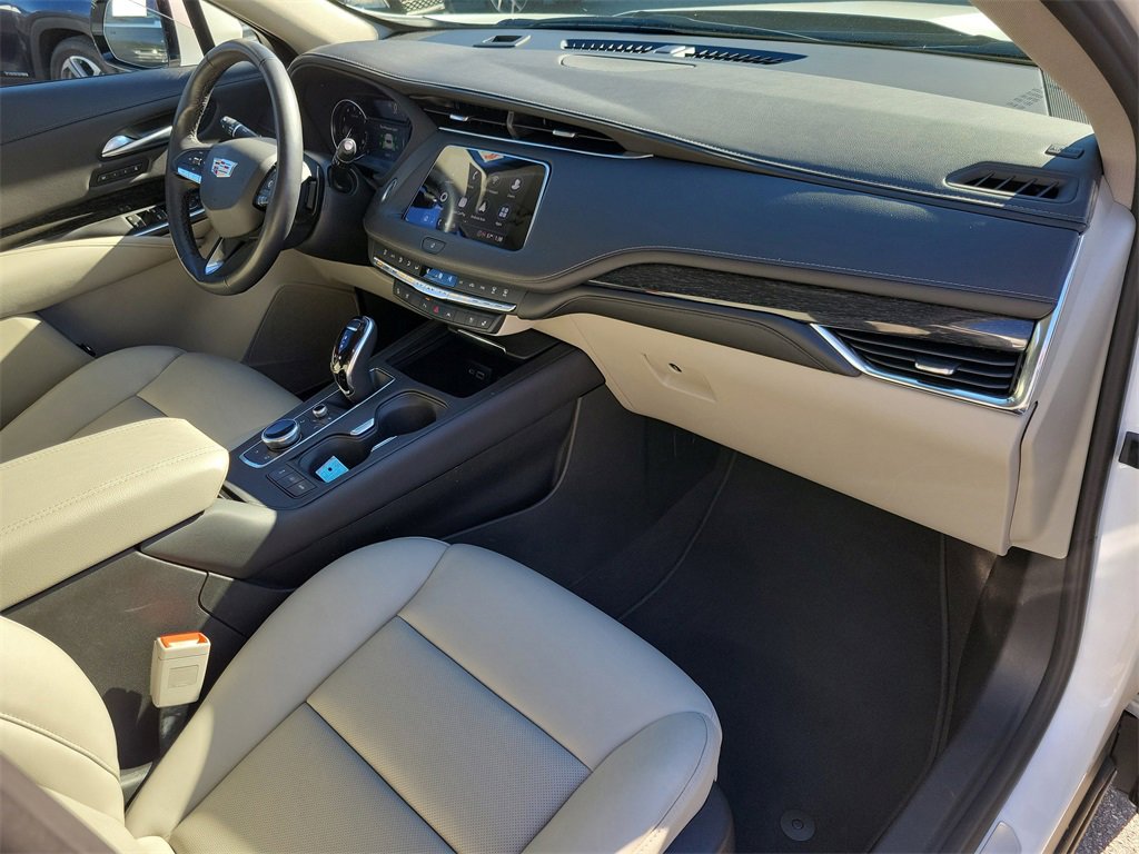 Used 2023 Cadillac XT4 Premium Luxury image 50