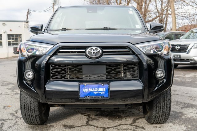 Used 2023 Toyota 4Runner SR5 Premium image 3